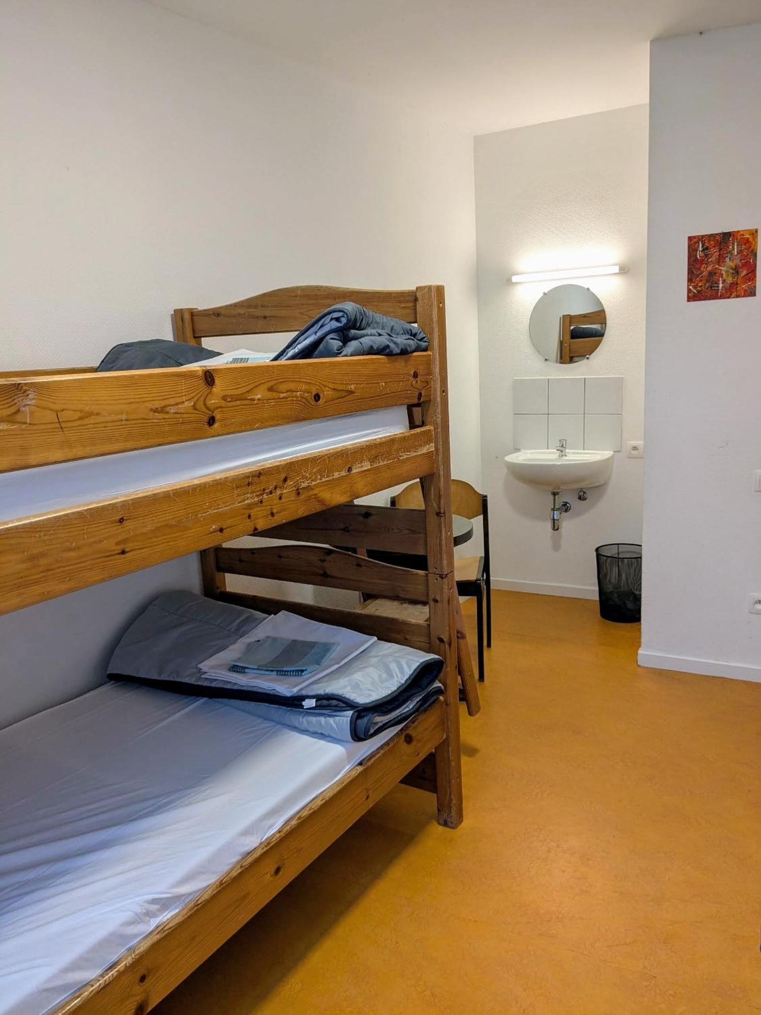 Le Fagotin - Youth Hostel Стумон Экстерьер фото