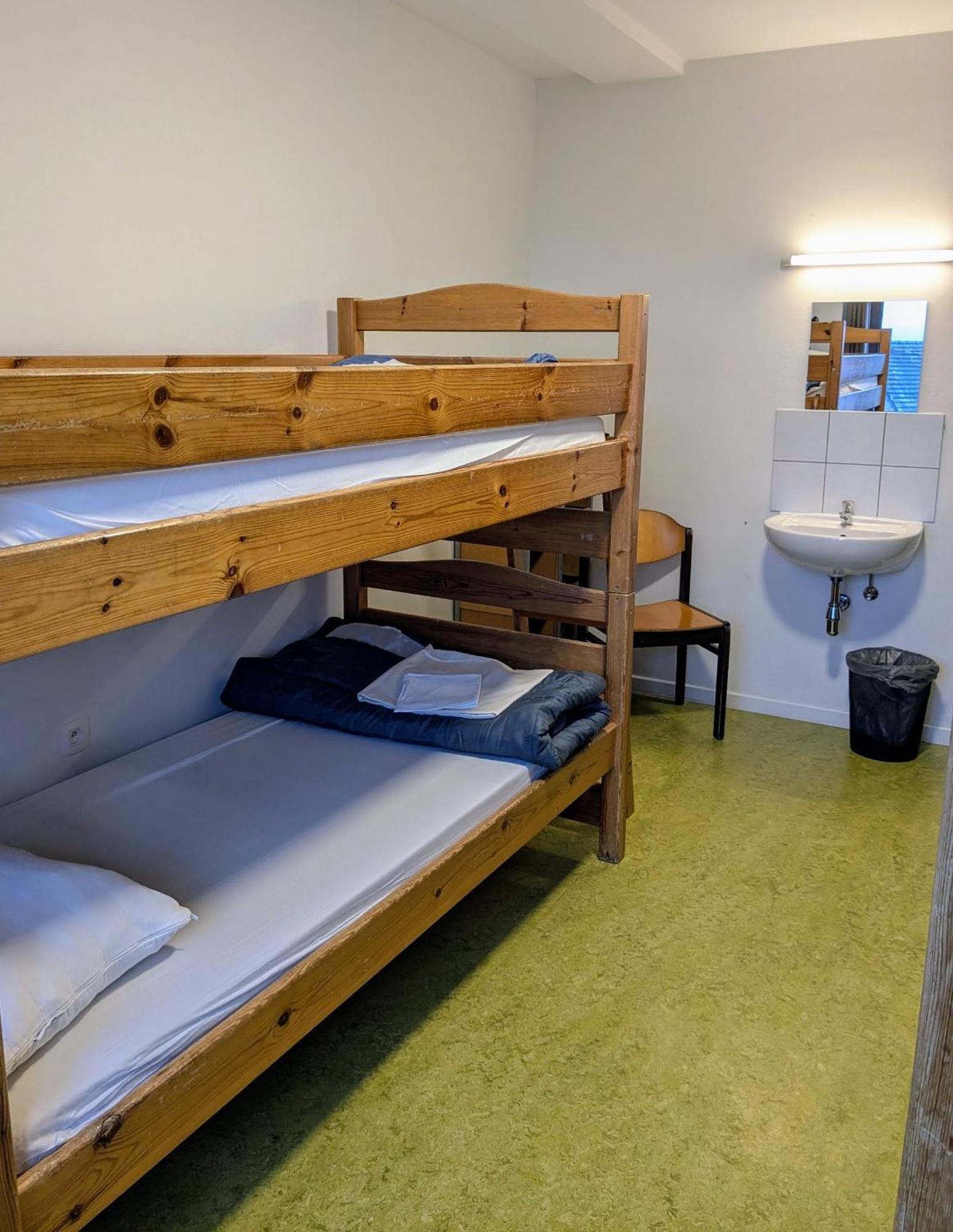 Le Fagotin - Youth Hostel Стумон Экстерьер фото